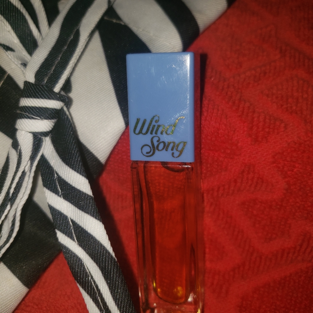 Women's Perfume Vintage (WIND SONG) by Giorgio Beverly Hills - Picture 5 of 8